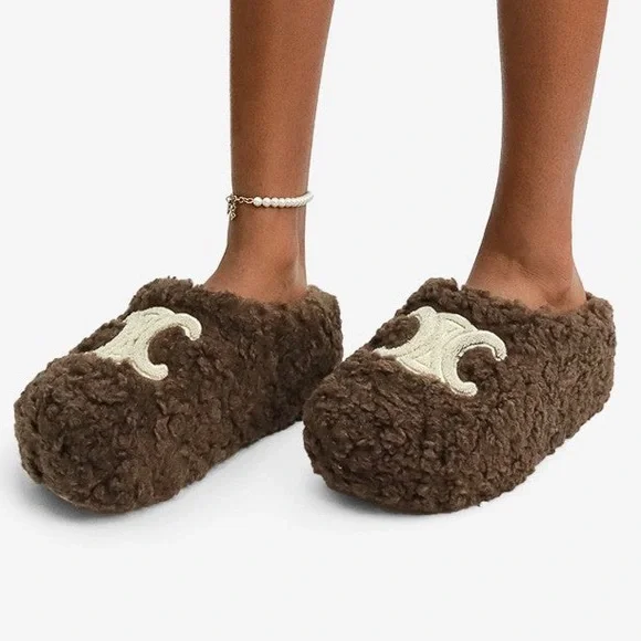 LAST Pair! NWT Round Toe Chic Plush Faux Fur Cozy Shearling Slippers - Picture 4 of 7